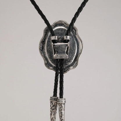 Cravate bolo en lapis-lazuli : cravate de cowboy vintage en argent gravé, cordon en cuir végétalien