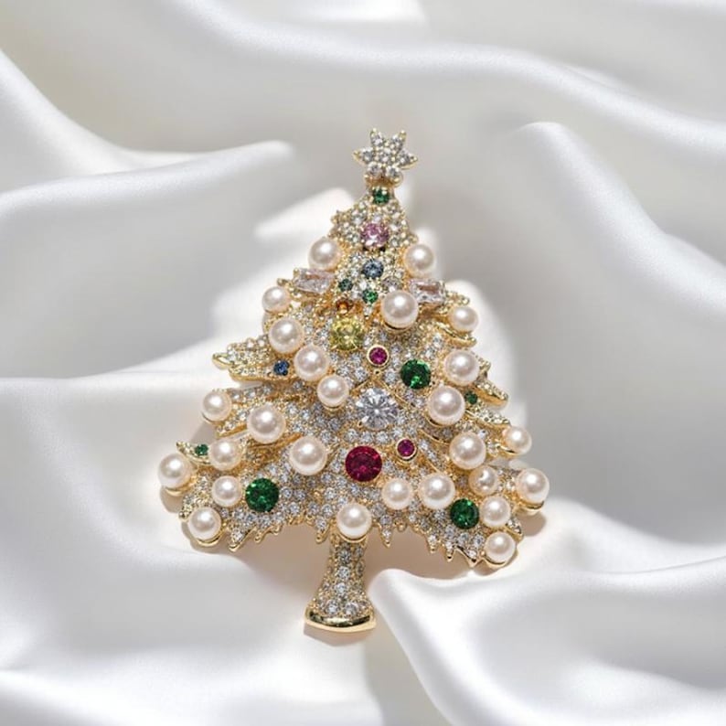 Original vintage Christmas tree brooch, women's dress pin inlaid with natural pearl and zircon