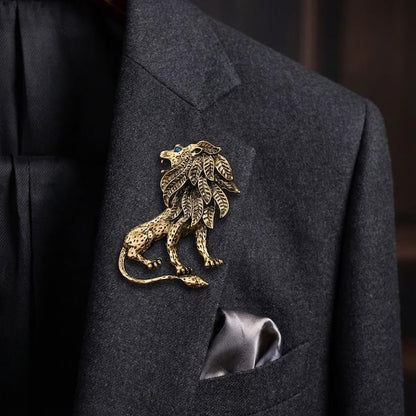 Broche Lion – Épingle en métal dimensionnel avec pierre d'accentuation pour revers de veste homme