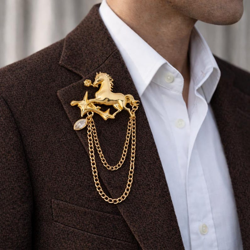 Pegasus Lapel Pin with Chain – Gold Tone Zinc Alloy Suit Brooch for Men, Gift for Him