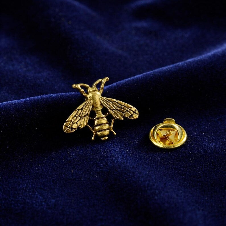 Bee Lapel Pin for Men – Gold Tone Zinc Alloy Insect Brooch for Suit Jacket