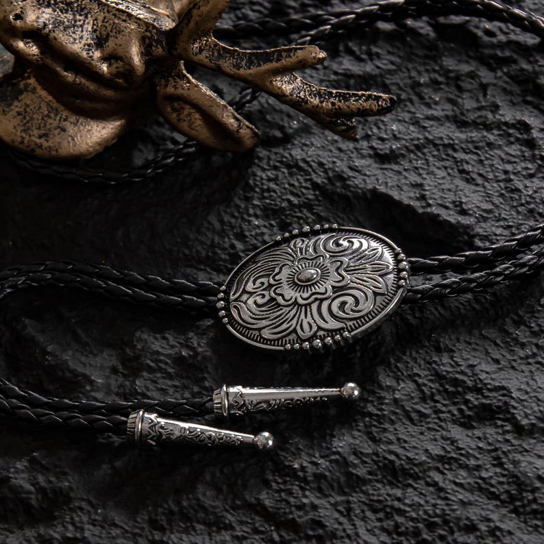 Vintage Silver Bolo Tie, Western Wedding Jewelry, Wedding Bolo Ties, Groomsmen's Jewelry, Cowboy Bolo Tie