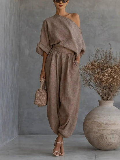 Ensemble deux pièces de villégiature en lin et coton PromiseGift | Blouse Bardot & Pantalon fuselé oversize