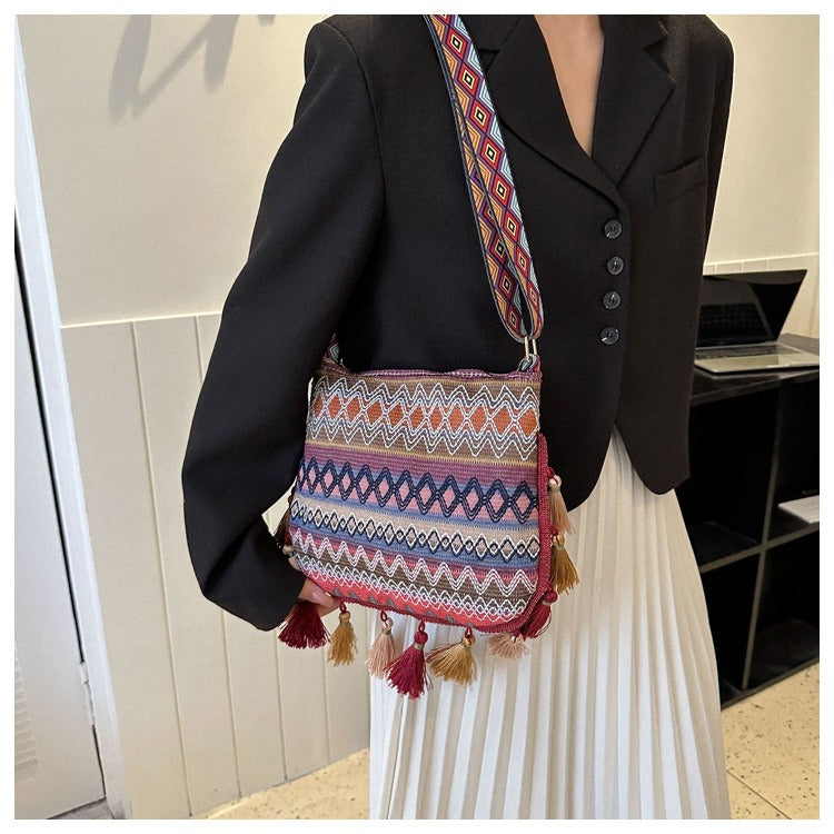 Bohemian Tribal Knit Crossbody Bag - Vintage Geometric Beach Shoulder Purse with Layered Tassels