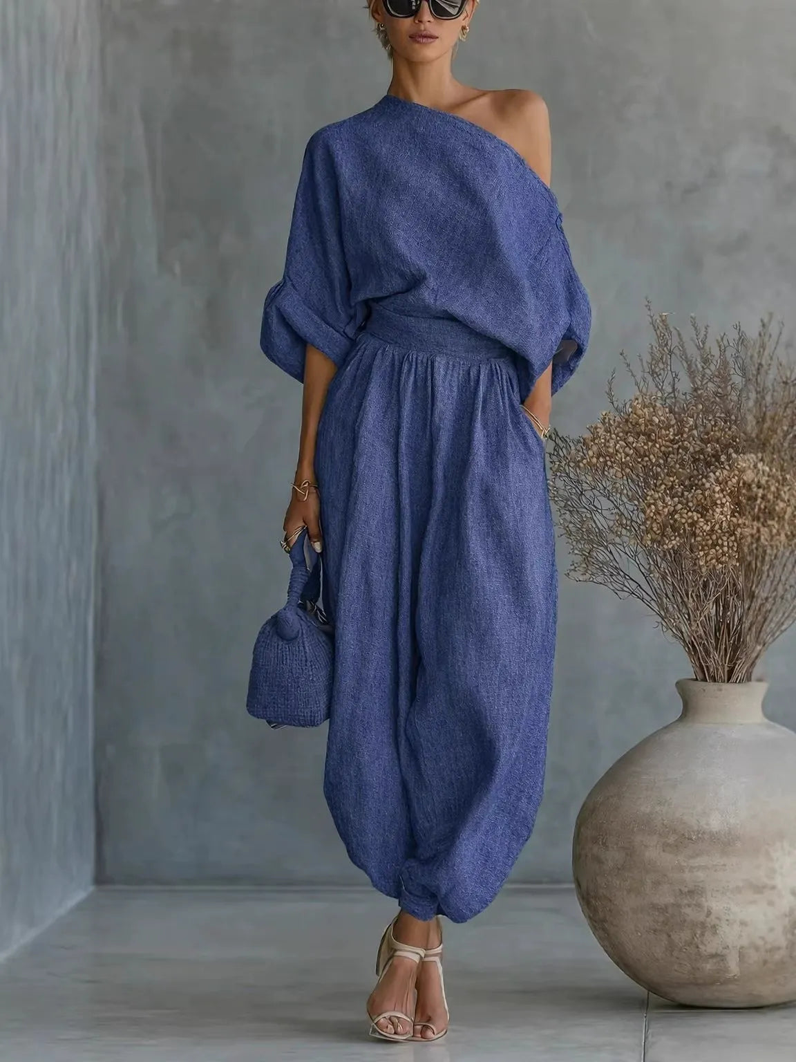 Ensemble deux pièces de villégiature en lin et coton PromiseGift | Blouse Bardot & Pantalon fuselé oversize