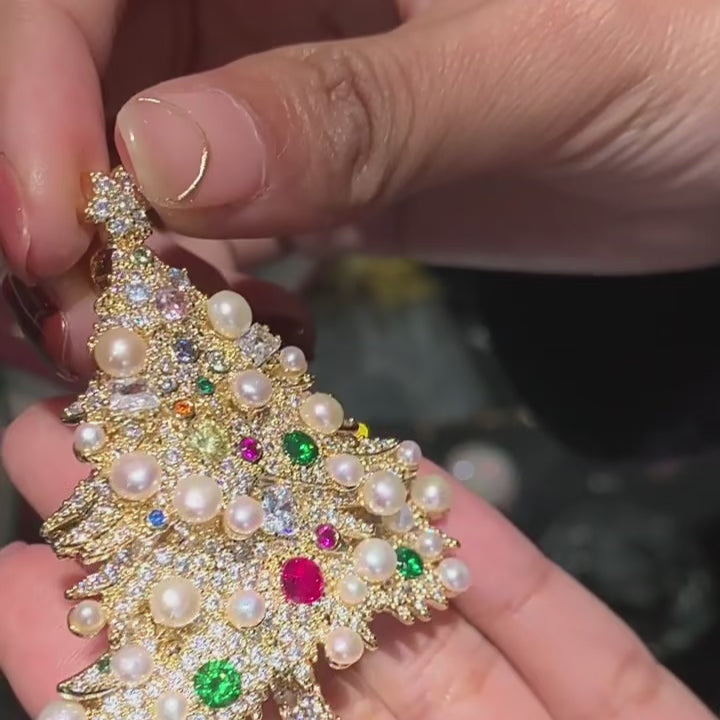 Load video: Original vintage Christmas tree brooch, women's dress pin inlaid with natural pearl and zircon