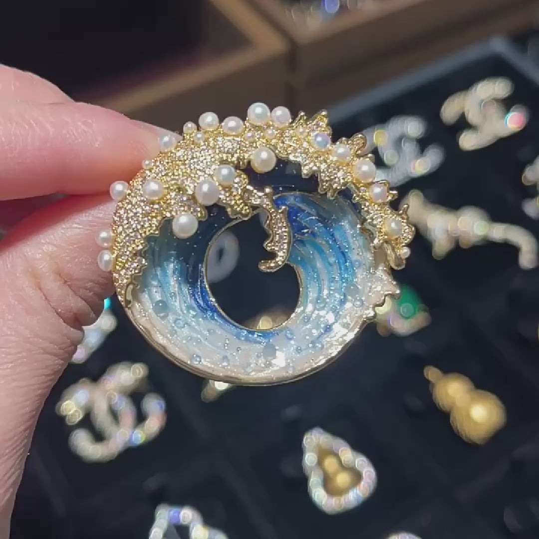 Load video: Hand-Painted Starry Sky Wave Brooch: Pearl Ocean Pendant