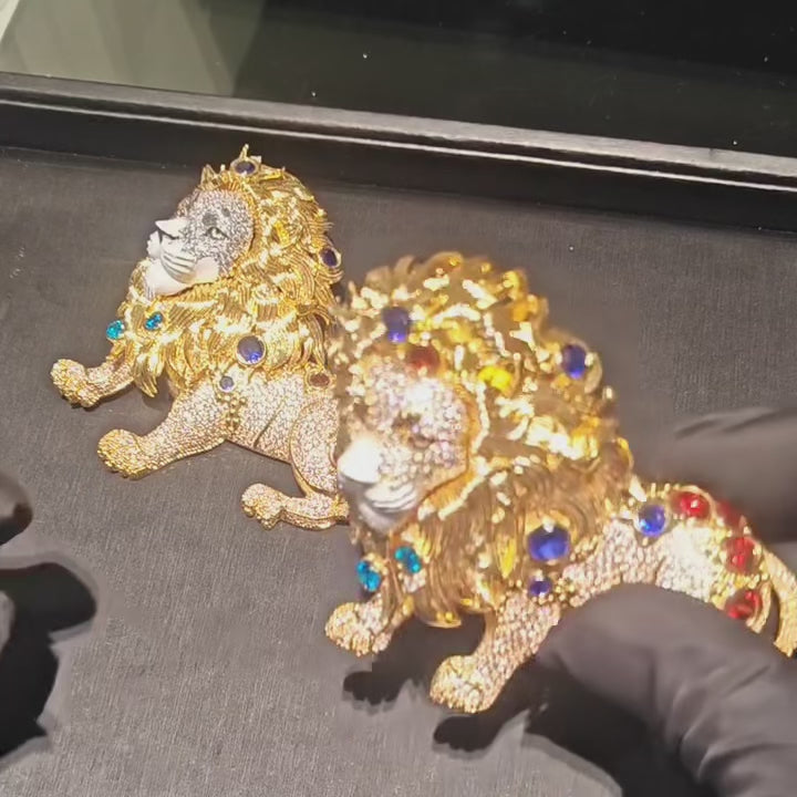 Vintage gilded lion brooch, a sparkling and unique lion pin for women men, made of crystal zircon, father gift