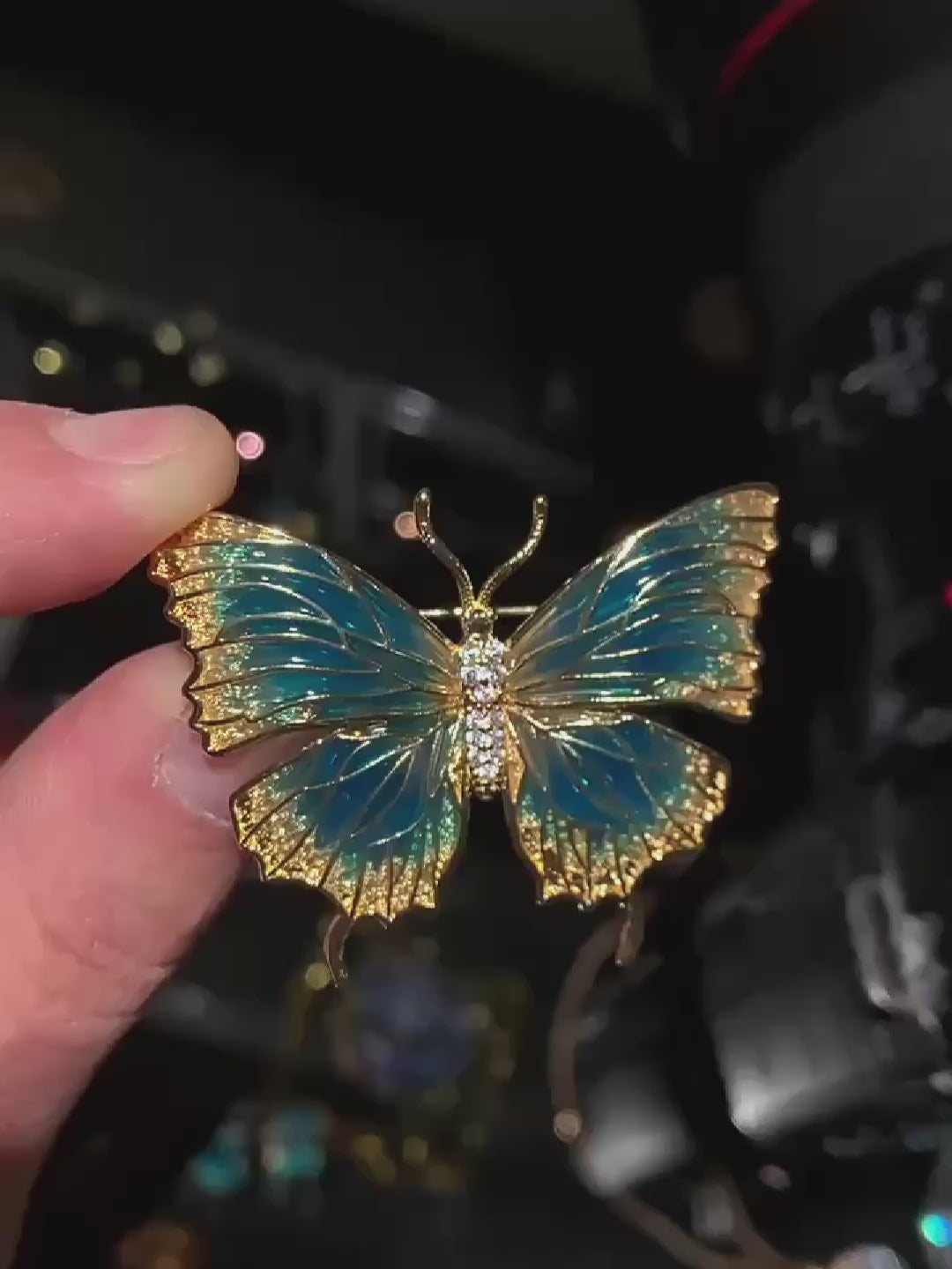 Vintage Butterfly Brooch Necklace: Dual-Purpose Jewelry, Gift Box